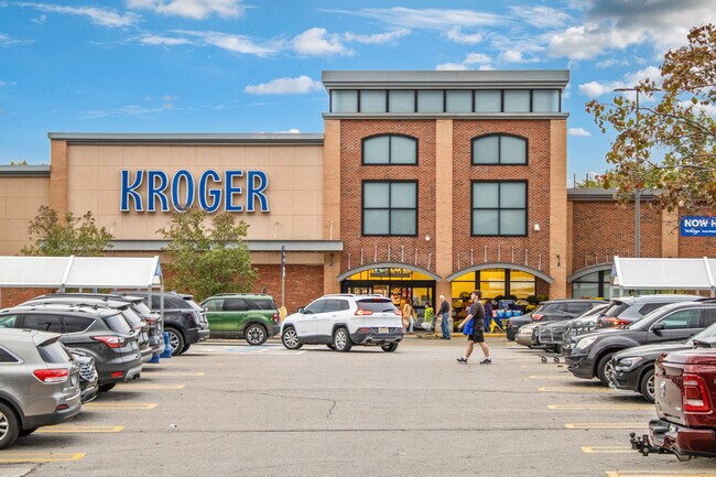 Plus de détails pour 30949-30997 5 Mile Rd, Livonia, MI - Commerce de détail à louer