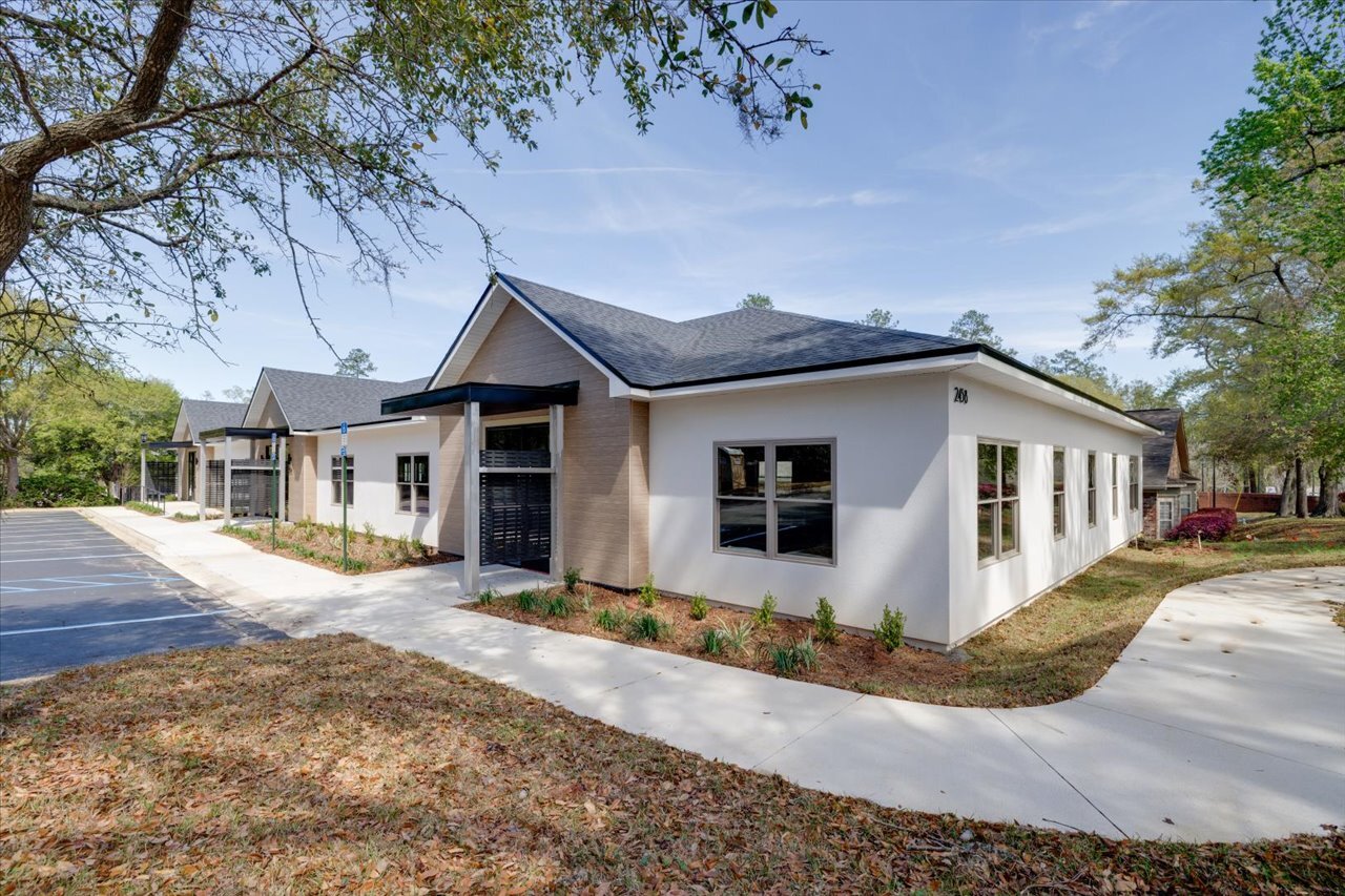 2458 Mahan Dr, Tallahassee, FL à louer Photo du bâtiment- Image 1 de 53