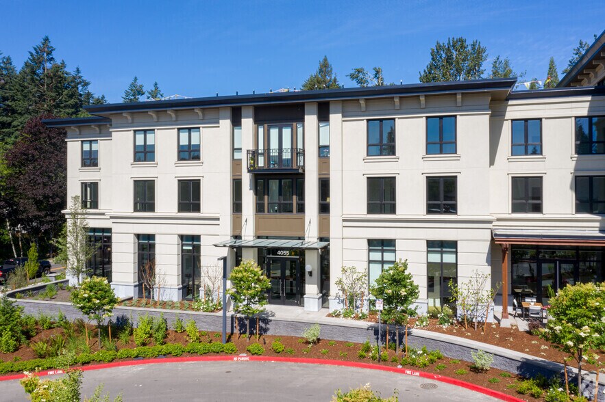 4015 Mercantile Dr, Lake Oswego, OR à louer - Photo du bâtiment - Image 1 de 6