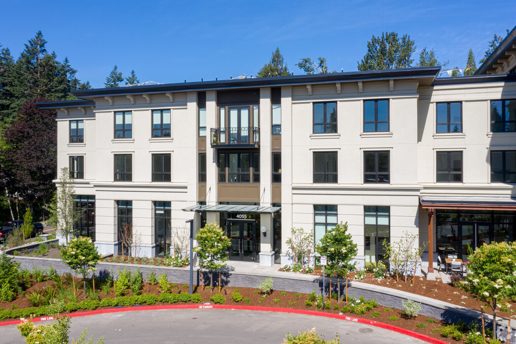 4015 Mercantile Dr, Lake Oswego, OR à louer Photo du bâtiment- Image 1 de 7