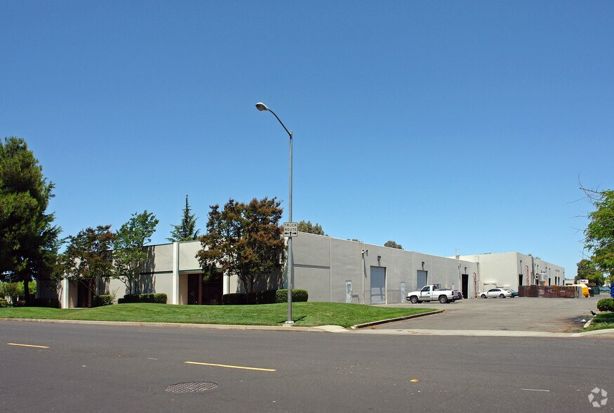 1811-1901 Enterprise Blvd, West Sacramento, CA à louer - Photo du bâtiment - Image 3 de 8