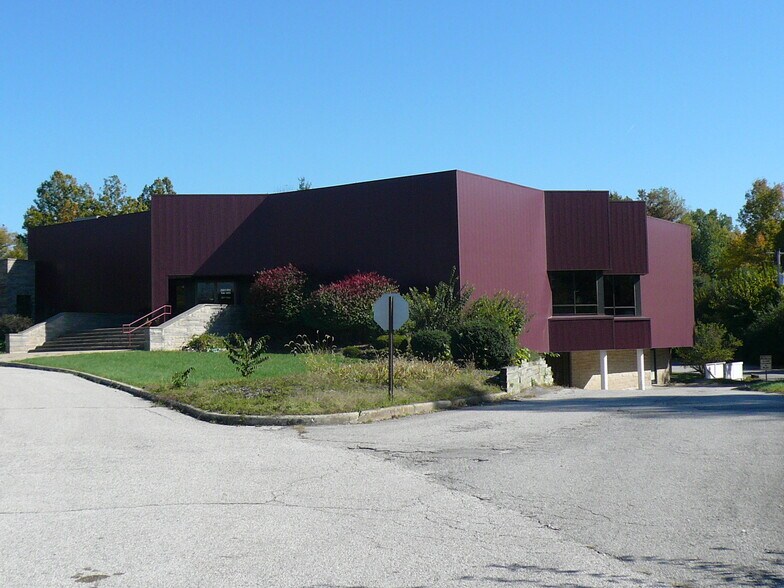 2620 N Walnut St, Bloomington, IN à louer - Photo du bâtiment - Image 2 de 7