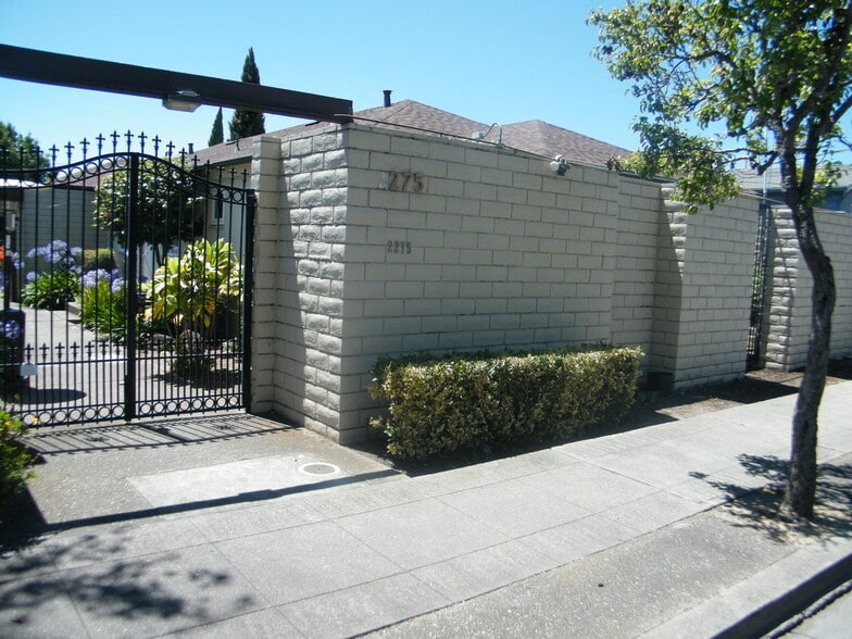 2275 Washington Ave, San Leandro, CA for sale - Building Photo - Image 3 of 12