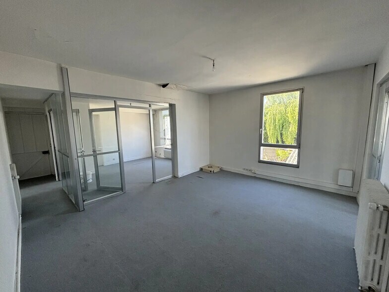 Bureau dans Houilles à louer - Photo intérieure - Image 2 de 9