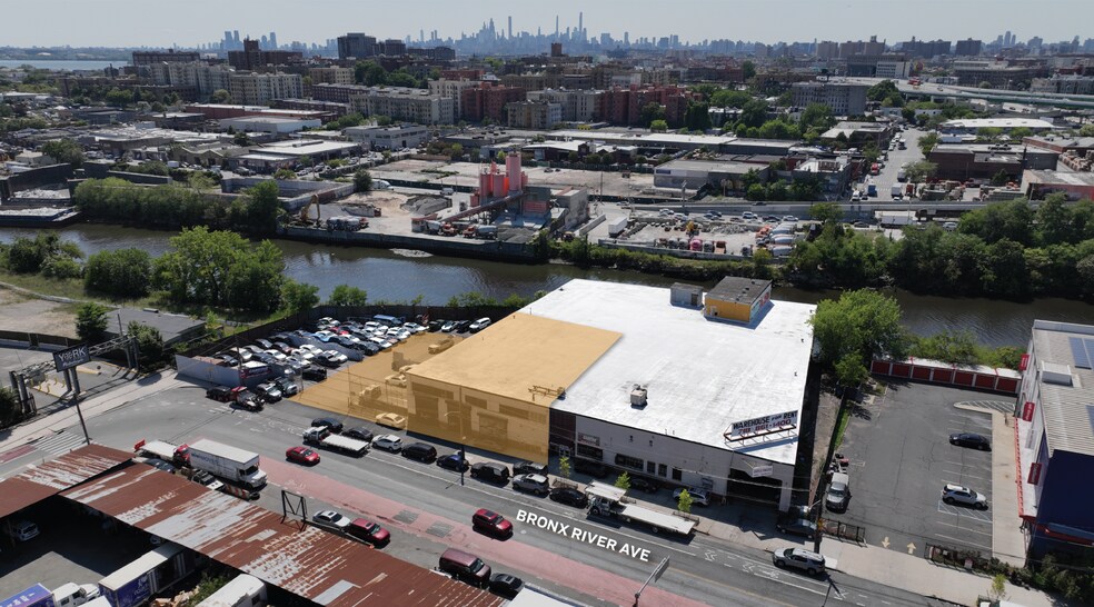 931 Bronx River ave, Bronx, NY à louer - Aérien - Image 2 de 2