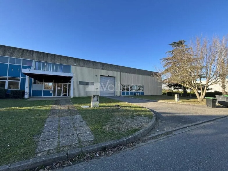 Flex in Toulouse for lease - Building Photo - Image 1 of 2