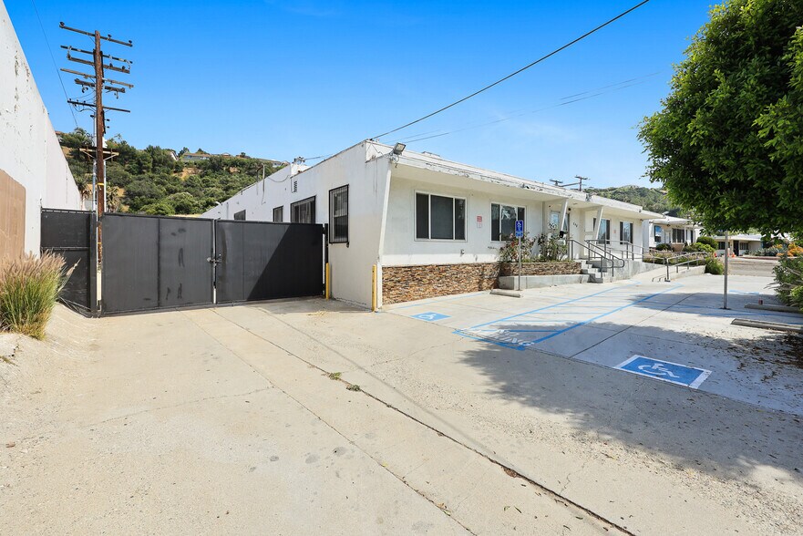 548 Monterey Pass Rd, Monterey Park, CA à louer - Photo du bâtiment - Image 3 de 18