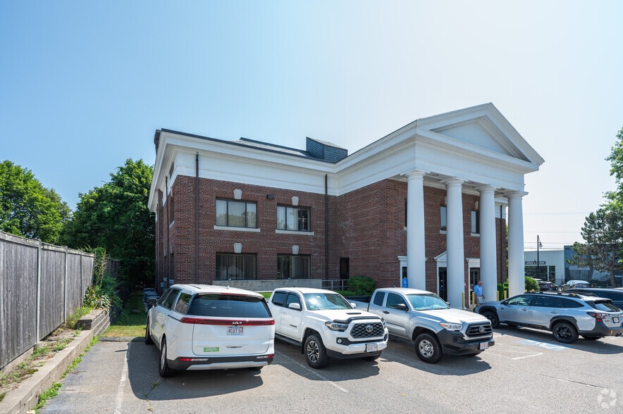 385 Court St, Plymouth, MA for lease - Building Photo - Image 3 of 6