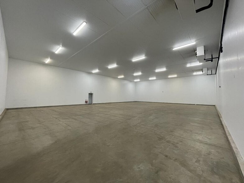 Tuesley Ln, Godalming for lease - Interior Photo - Image 3 of 4