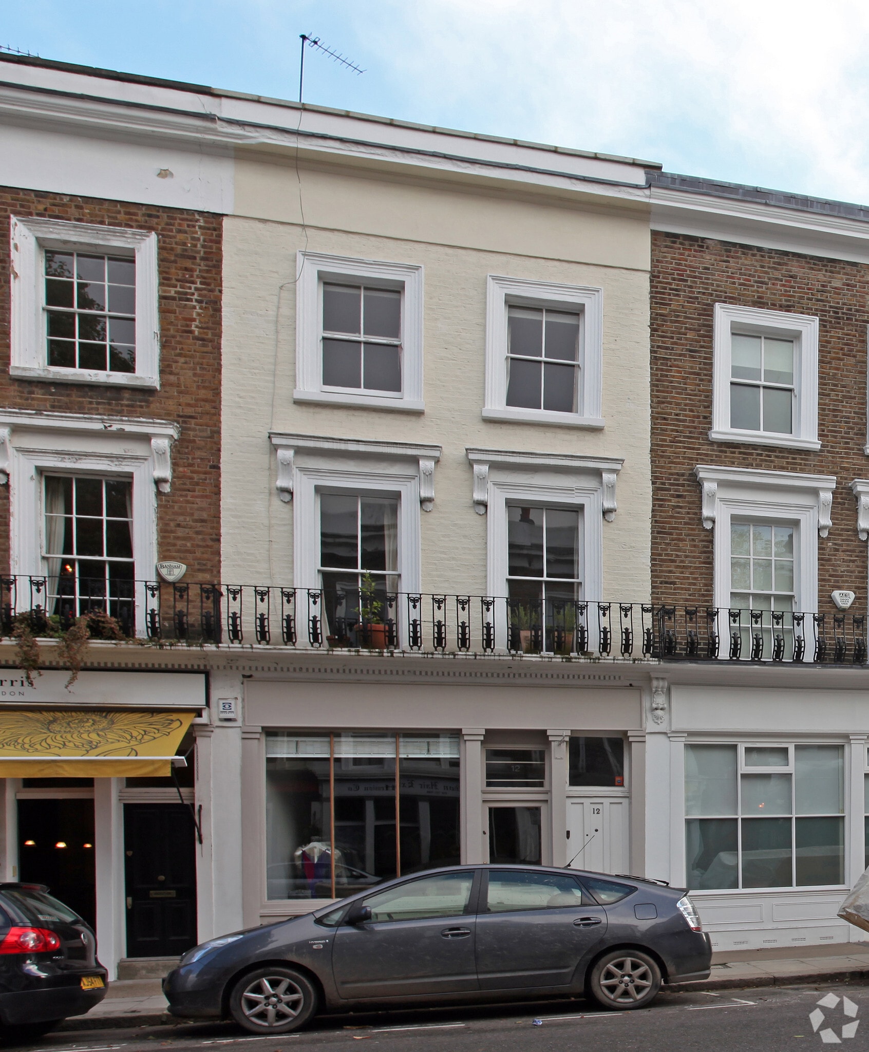 12 Needham Rd, Londres à louer Photo principale- Image 1 de 3