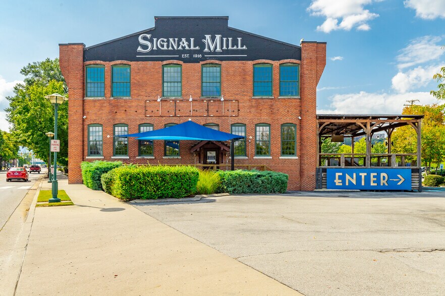 205 Manufacturers Rd, Chattanooga, TN à louer - Photo du bâtiment - Image 2 de 87