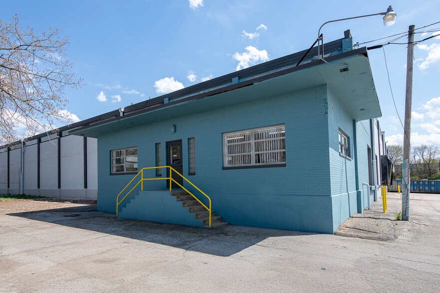 995 Home Ave, Akron, OH à louer - Photo du bâtiment - Image 3 de 9