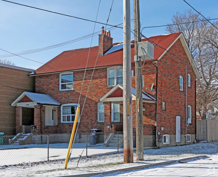 1199-1201 Lakeshore Rd E, Mississauga, ON for sale - Building Photo - Image 3 of 9