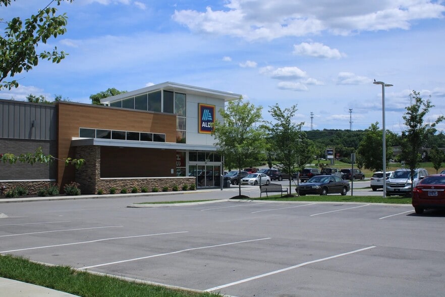 South Church Street, Murfreesboro, TN for lease - Primary Photo - Image 1 of 4
