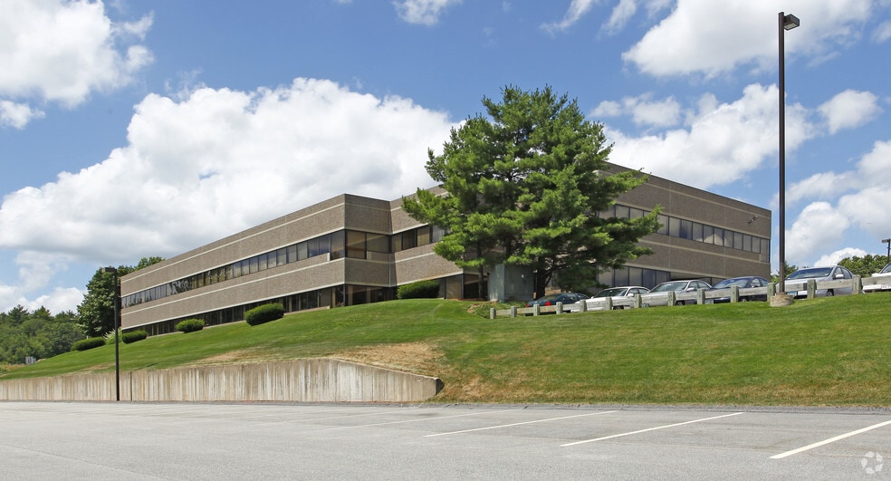 1 Bedford Farms Dr, Bedford, NH for lease - Building Photo - Image 3 of 12