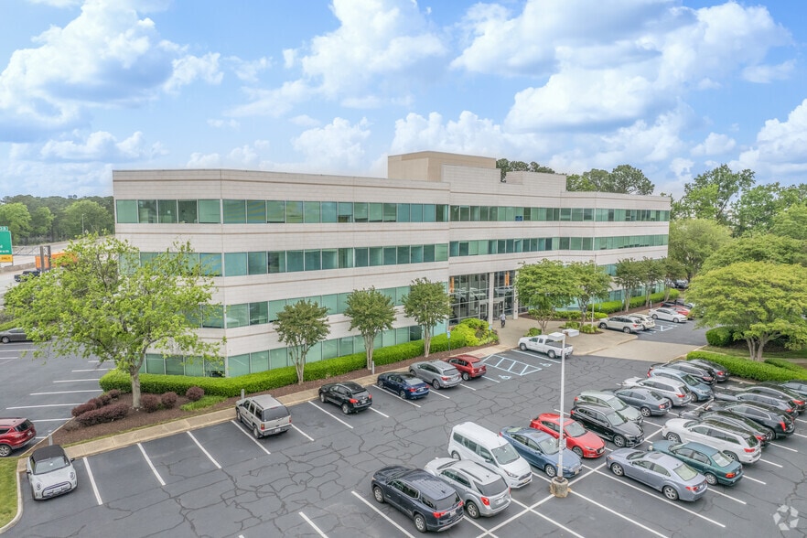 1919 Commerce Dr, Hampton, VA for lease - Building Photo - Image 1 of 16