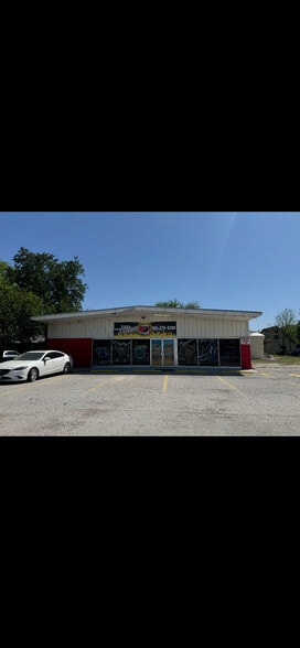 806 E Gravis St, San Diego, TX for sale - Primary Photo - Image 2 of 21