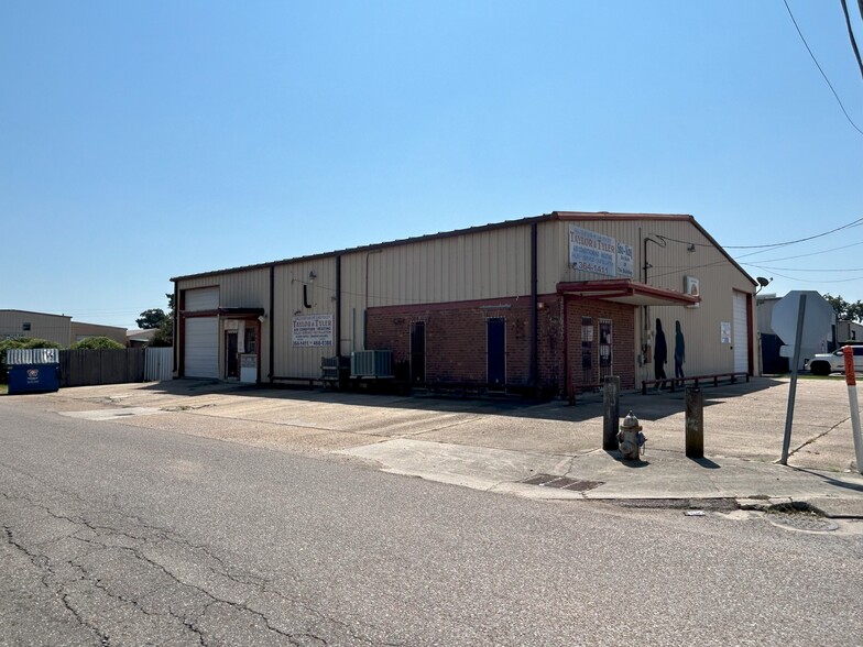 2301 Brooklyn Ave, Harvey, LA for lease - Building Photo - Image 1 of 23