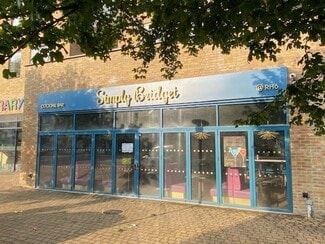 Plus de détails pour Victoria Rd, Horley - Commerce de détail à louer