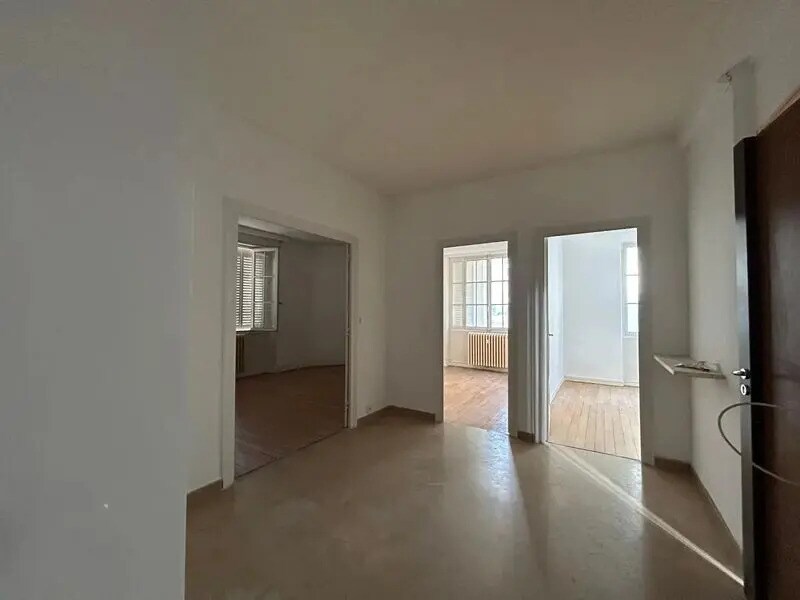 Office in Lyon for lease Interior Photo- Image 1 of 9