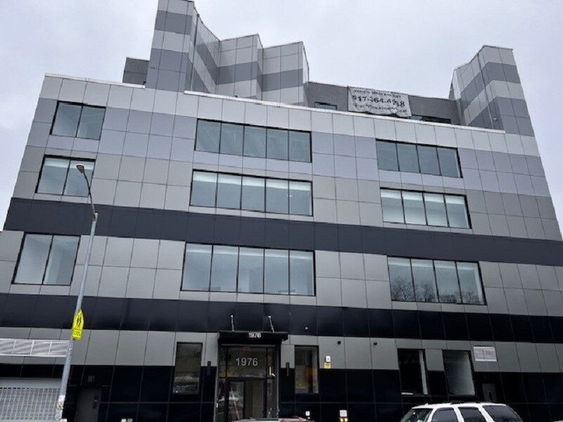 1976 Crotona Pky, Bronx, NY à louer Photo du bâtiment- Image 1 de 7