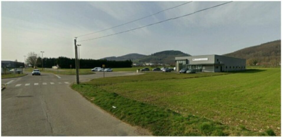 Flex in Apprieu for lease - Building Photo - Image 1 of 8