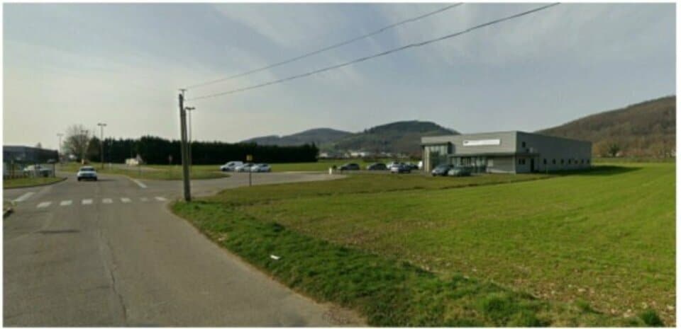 Flex in Apprieu for lease Building Photo- Image 1 of 9