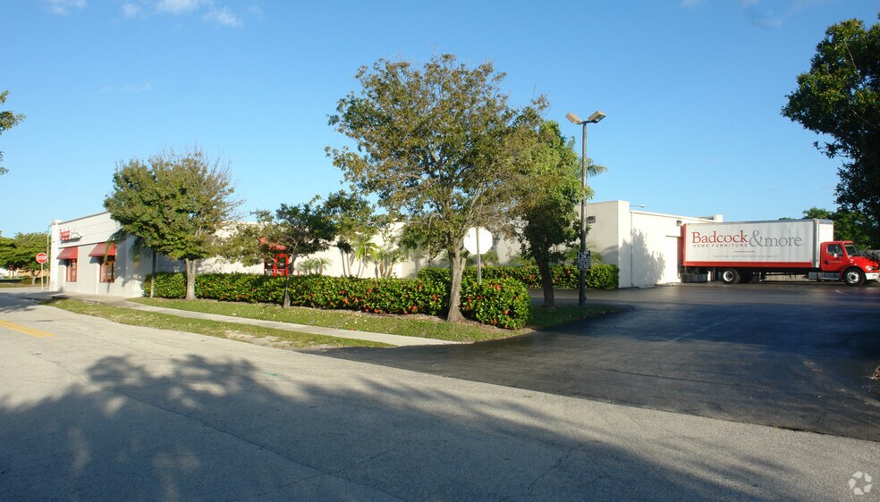 1630 S Dixie Hwy, Lake Worth, FL à vendre - Photo du bâtiment - Image 2 de 2