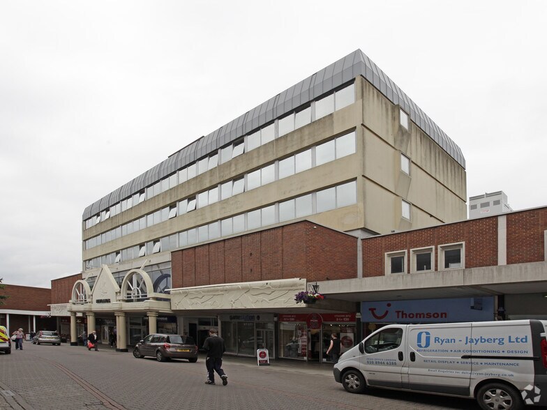 Gold St, Kettering à louer - Photo du bâtiment - Image 2 de 23