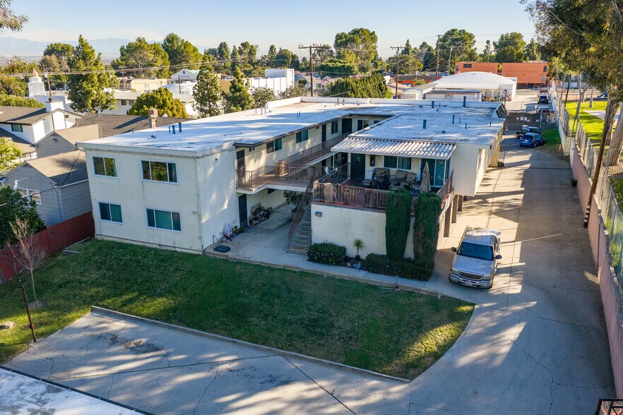 26377 Hillcrest Ave, Lomita, CA à vendre - Photo du bâtiment - Image 2 de 26