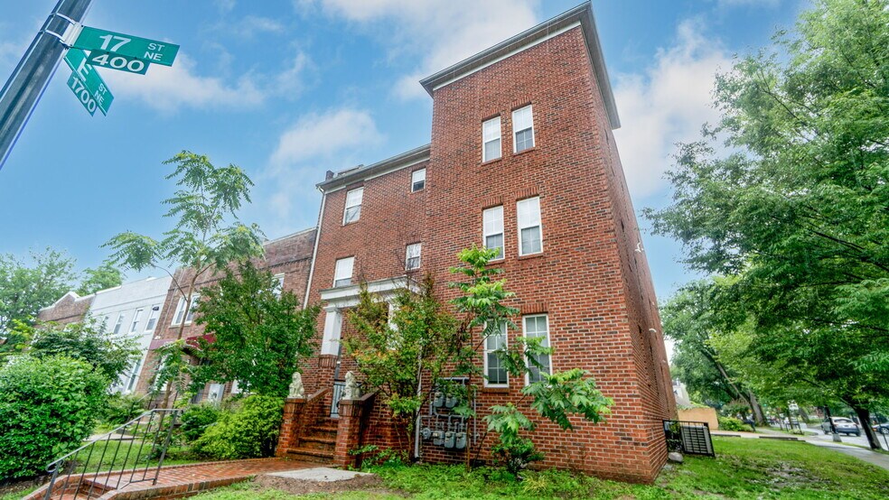 1701 E St NE, Washington, DC à vendre - Photo du bâtiment - Image 1 de 1