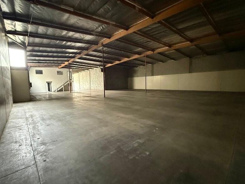 6917-6921 Valjean Ave, Van Nuys, CA à louer - Photo du bâtiment - Image 3 de 15