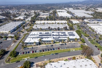 970 Park Center Dr, Vista, CA à louer Photo du bâtiment- Image 2 de 10