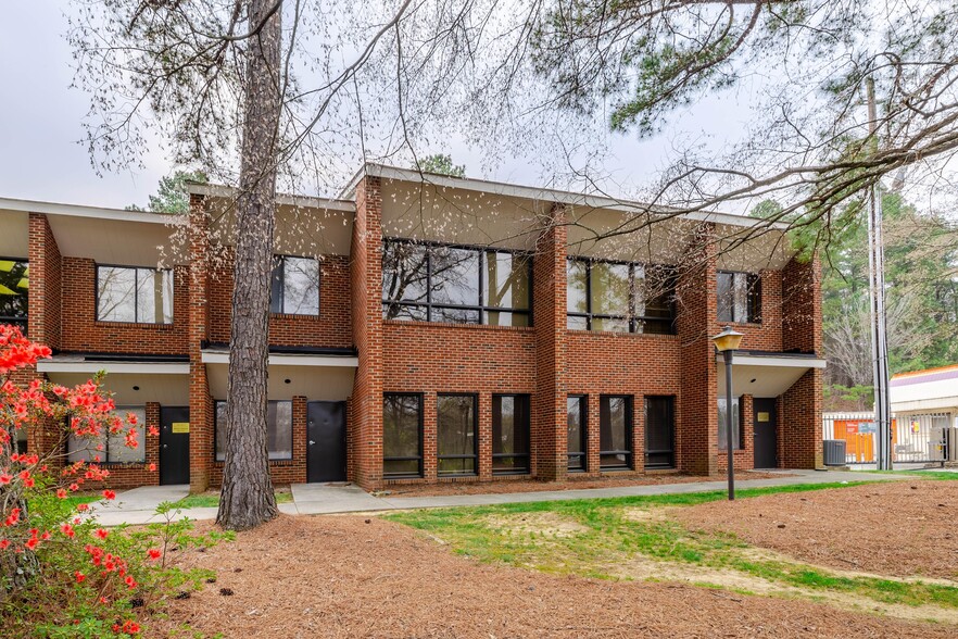 3925 N Duke St, Durham, NC for lease - Building Photo - Image 1 of 5