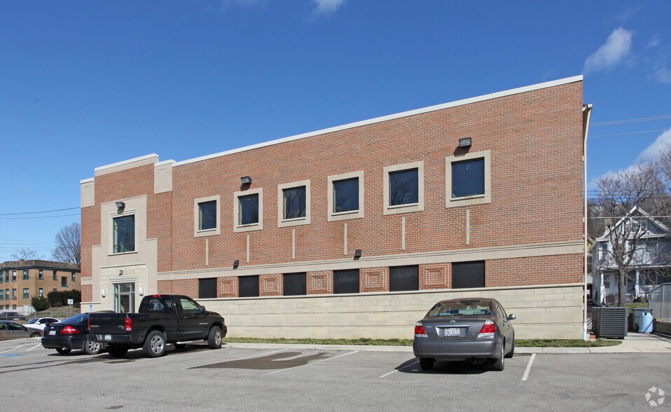 2355 Norwood Ave, Cincinnati, OH à vendre - Photo du bâtiment - Image 3 de 3