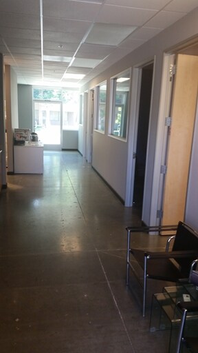 601 N Parkcenter Dr, Santa Ana, CA à louer - Photo intérieure - Image 2 de 16