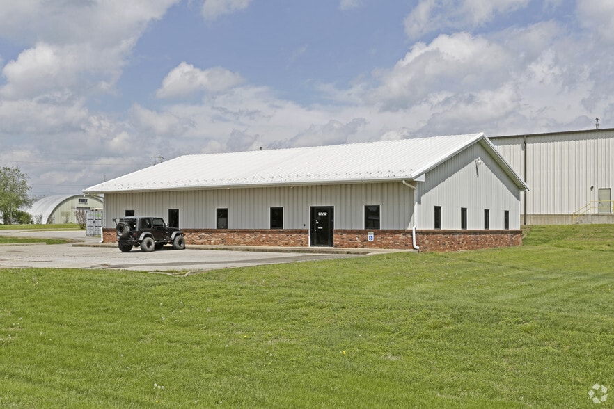 1821 S 1st St, Rogers, AR for lease - Primary Photo - Image 1 of 4