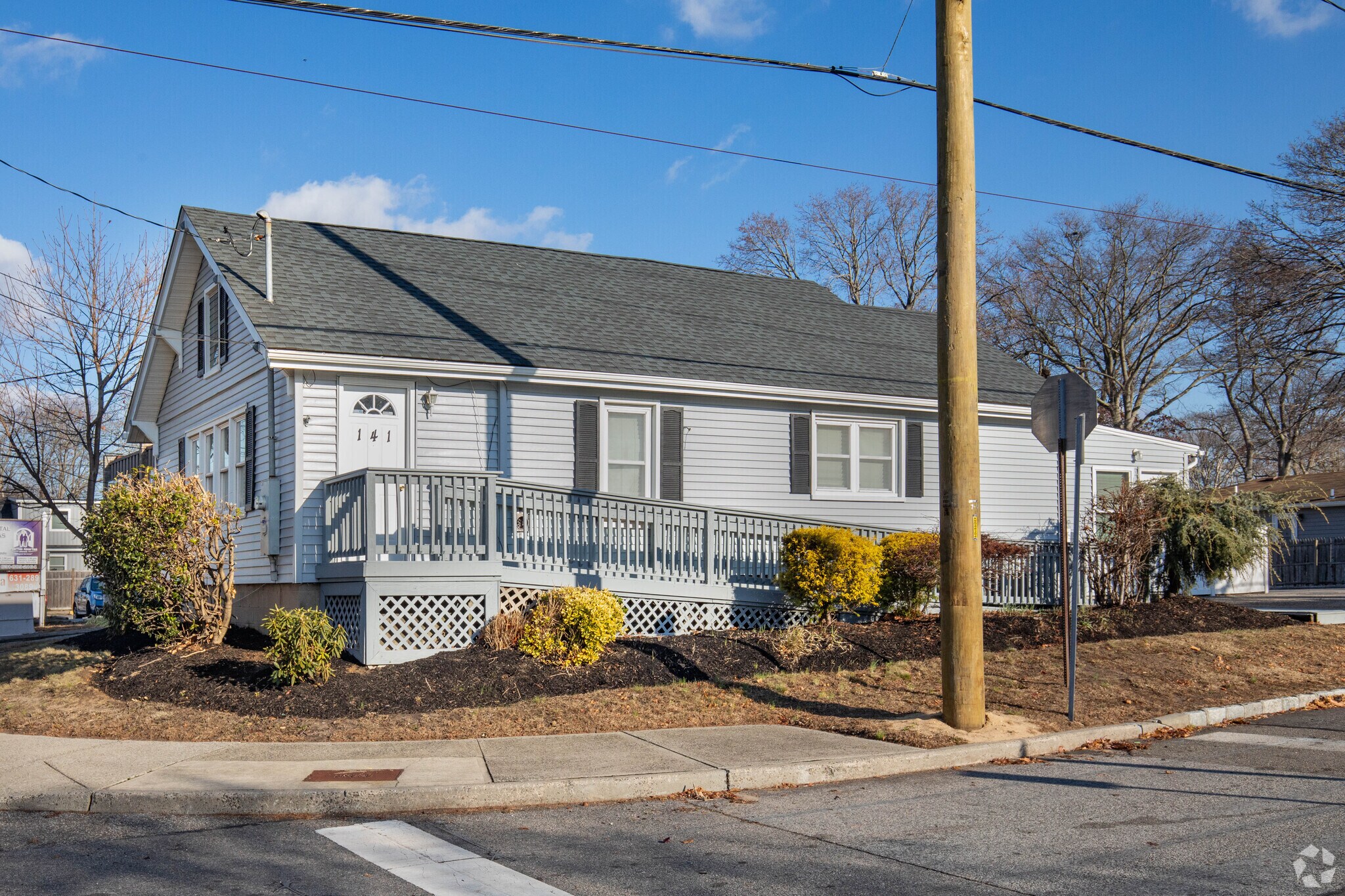 141 Waverly Ave, Patchogue, NY à vendre Photo du bâtiment- Image 1 de 21