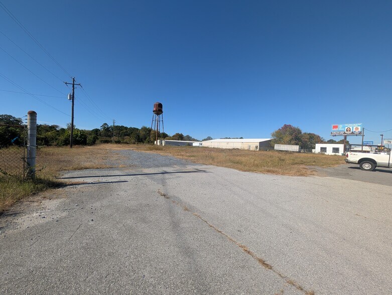 6105 Joe Frank Harris Pkwy NW, Adairsville, GA à vendre - Photo du bâtiment - Image 2 de 5