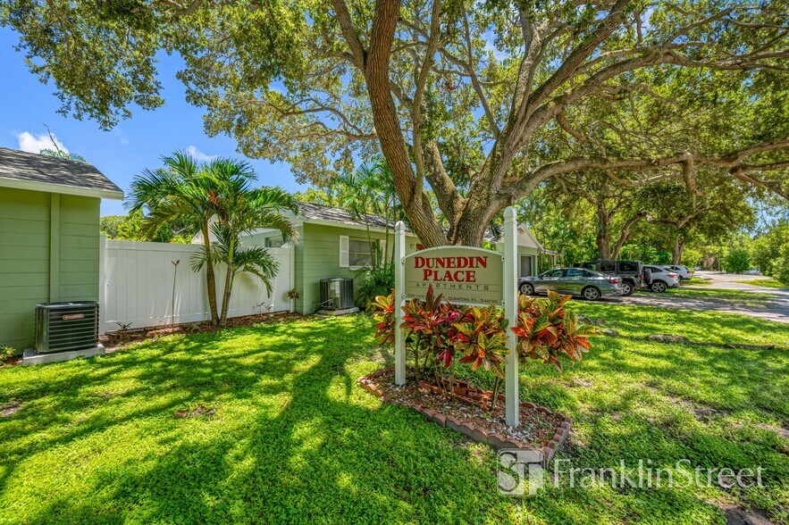 531-539 New York Ave, Dunedin, FL à vendre - Photo du bâtiment - Image 2 de 45