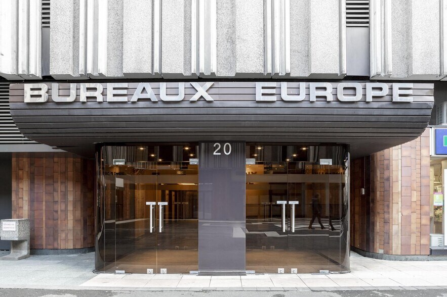 20 Place Des Halles, Strasbourg à louer - Photo du bâtiment - Image 2 de 23