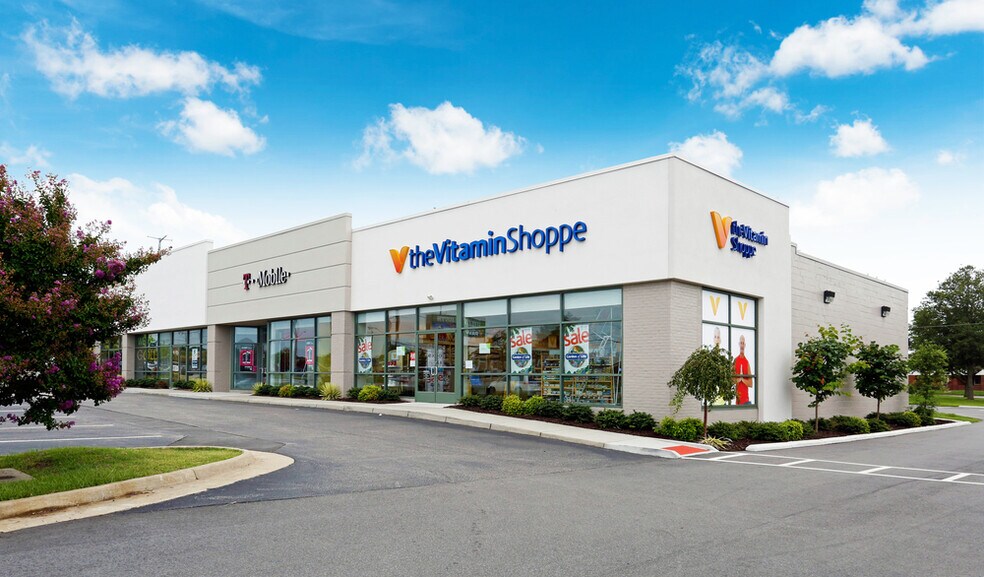 1701-1713 Laskin Rd, Virginia Beach, VA à louer - Photo du bâtiment - Image 2 de 3