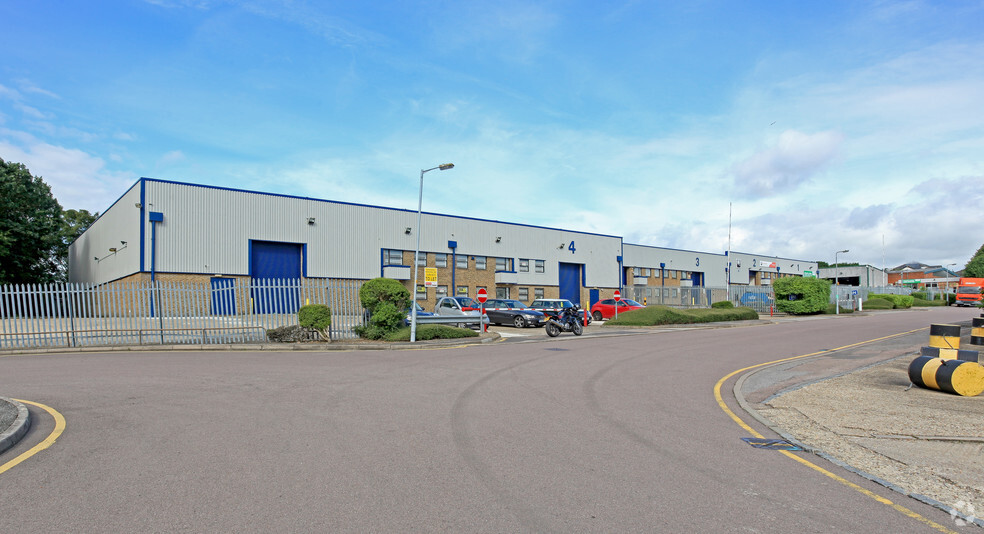 Babbage Rd, Stevenage for lease - Building Photo - Image 2 of 4