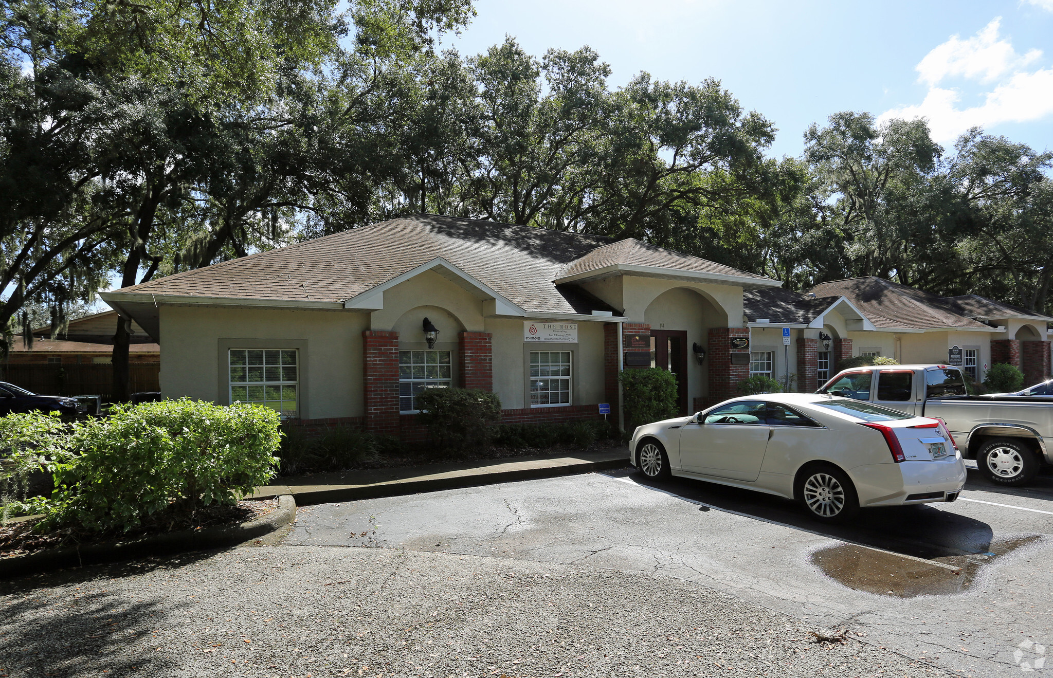 156 E Bloomingdale Ave, Brandon, FL for sale Primary Photo- Image 1 of 1