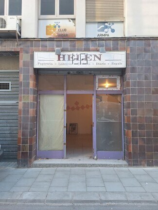 Plus de détails pour Multi-résidentiel à vendre