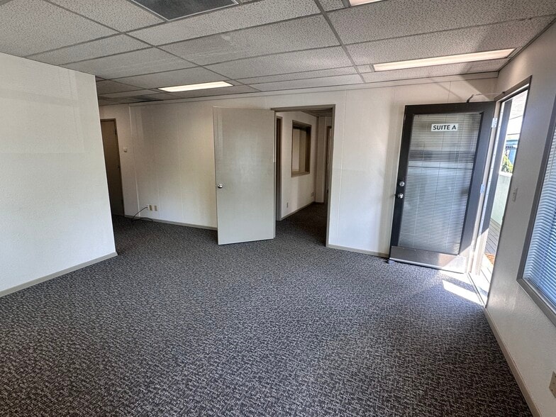 3701 SE Milwaukie Ave, Portland, OR à louer - Photo intérieure - Image 3 de 10