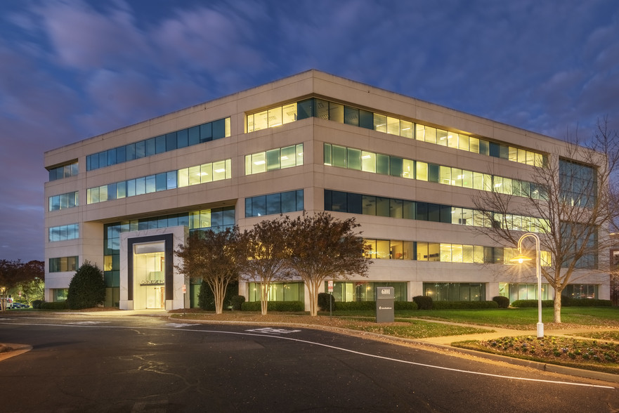 6101 Carnegie Blvd, Charlotte, NC for lease - Building Photo - Image 1 of 11