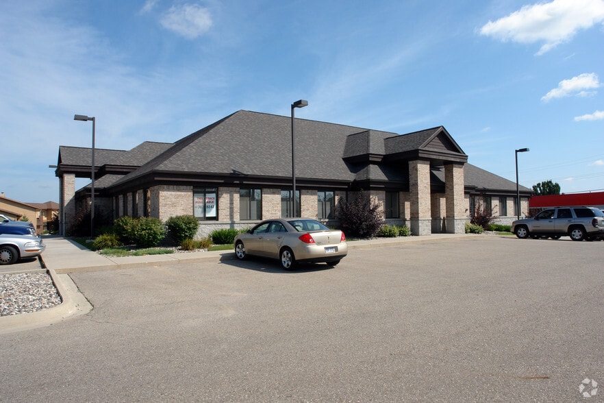 800 West St, Lapeer, MI for lease - Building Photo - Image 2 of 2