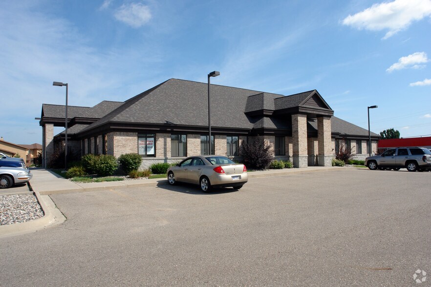 800 West St, Lapeer, MI à louer - Photo du bâtiment - Image 2 de 2