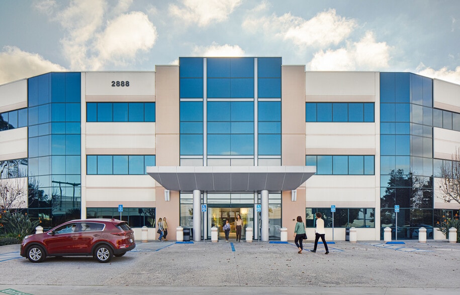 2888 Loker Ave E, Carlsbad, CA for lease - Building Photo - Image 2 of 11